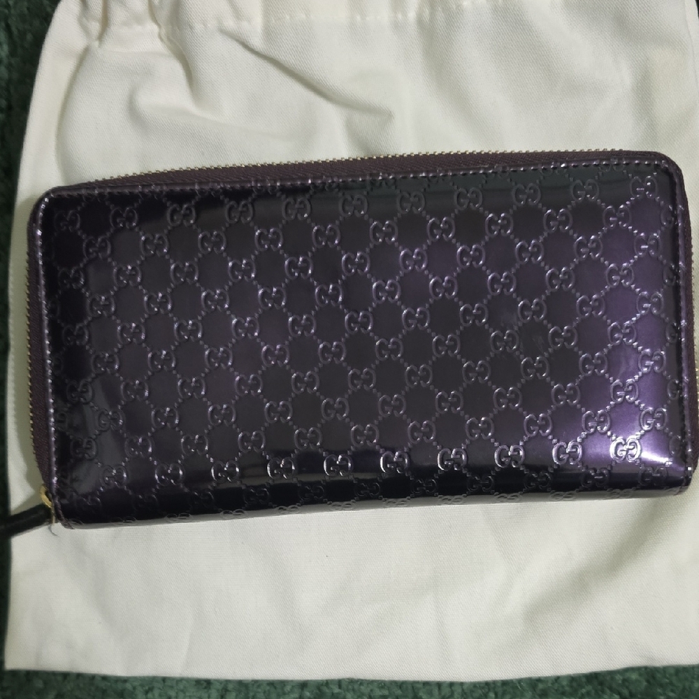 Gucci Embossed Patent Guccissima Zip-Around Wallet - Picture 3 of 8